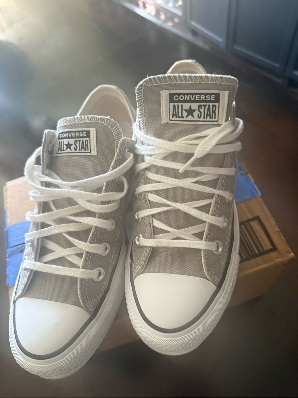 Converse Wmns Chuck Taylor All Star Lift Platform Low 'Totally Neutral'. Size 8